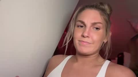 Snapshot of graciemae_baexx chatting on December 2024 12:09:02 AM Gracie Mae online show from December 2024 12:09:02 AM