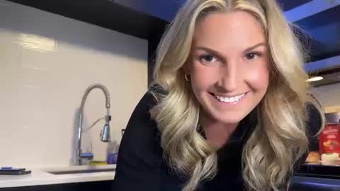 Snapshot of graciemae_baexx chatting on January 2025 09:10:01 PM Gracie Mae online show from January 2025 09:10:01 PM