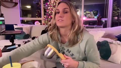 Snapshot of graciemae_baexx chatting on February 2025 12:04:01 AM Gracie Mae online show from February 2025 12:04:01 AM