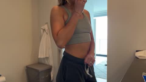 Snapshot of graciemae_baexx chatting on February 2025 04:55:01 PM Gracie Mae online show from February 2025 04:55:01 PM