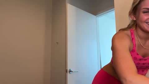 Snapshot of graciemae_baexx chatting on March 2025 05:22:02 PM Gracie Mae online show from March 2025 05:22:02 PM