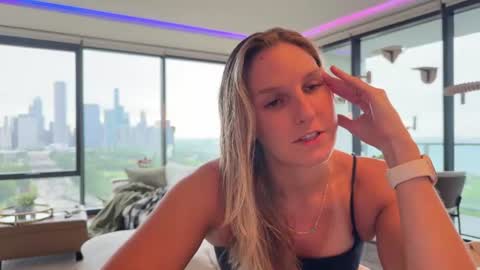 Snapshot of graciemae_baexx chatting on June 2026 05:14:01 PM Gracie Mae online show from June 2026 05:14:01 PM