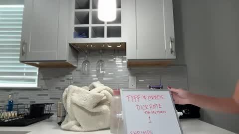Snapshot of graciesmith27 chatting on June 2026 06:34:02 PM Gracie Smith online show from June 2026 06:34:02 PM
