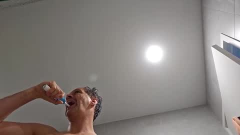 grattitude online show from November 2025 09:03:02 PM