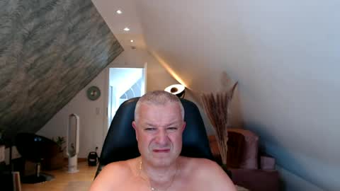 Snapshot of grau197077 chatting on June 2026 10:05:02 AM grau197077 online show from June 2026 10:05:02 AM