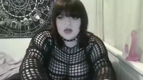 Snapshot of grave4ngelz chatting on December 2025 10:03:01 PM Grave4ngelz online show from December 2025 10:03:01 PM