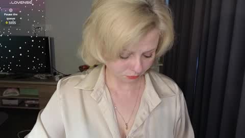 Snapshot of gray_swann chatting on February 2025 09:36:01 AM Ray online show from February 2025 09:36:01 AM