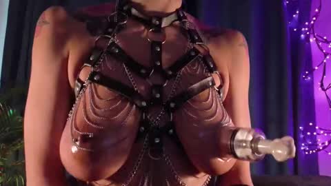 Snapshot of grayce_blossoms24 chatting on January 2026 10:26:01 PM grayce blossoms24 online show from January 2026 10:26:01 PM