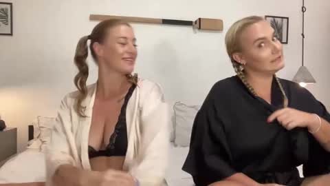 Snapshot of green_eyed_goddess_ chatting on January 2025 04:04:01 AM Green Eyed Goddess online show from January 2025 04:04:01 AM