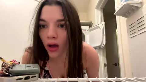greeneyedmilly online show from November 2025 01:20:01 PM
