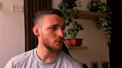 Juan online show from November 2025 03:45:01 PM