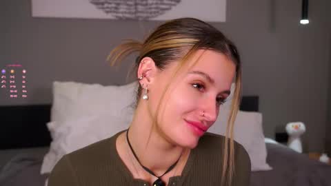 Kelly online show from November 2025 01:24:02 PM