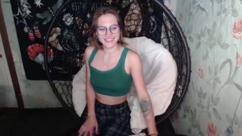 Lina online show from September 2025 11:53:02 AM