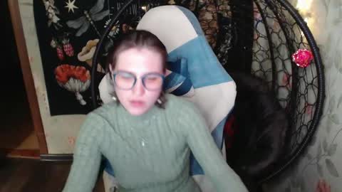 Lina online show from May 2026 12:02:01 PM