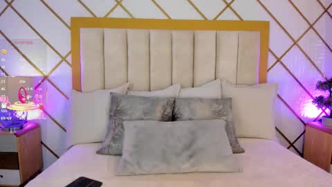 Greta Velvet  online show from November 2025 08:05:01 PM