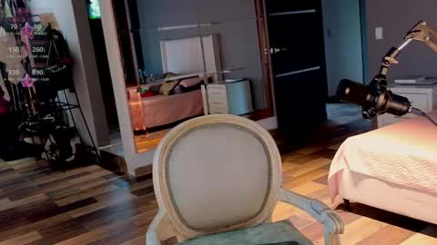 Greyslopez online show from May 2026 04:04:01 PM
