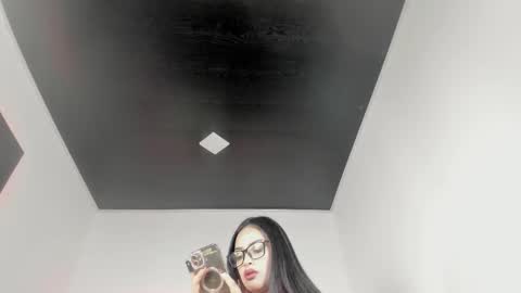 Snapshot of grupojade chatting on December 2025 07:06:02 AM grupojade online show from December 2025 07:06:02 AM