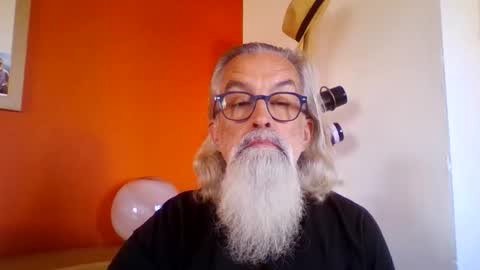 Snapshot of grybear60 chatting on October 2025 09:23:01 AM Grybear online show from October 2025 09:23:01 AM