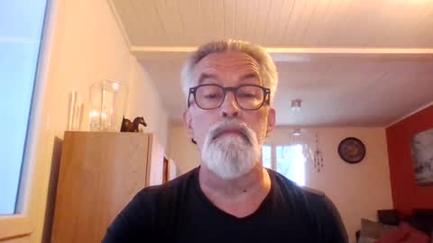 Snapshot of grybear60 chatting on June 2026 06:37:02 AM Grybear online show from June 2026 06:37:02 AM