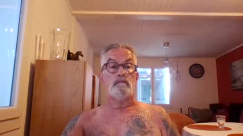 Snapshot of grybear60 chatting on June 2026 06:11:01 AM Grybear online show from June 2026 06:11:01 AM