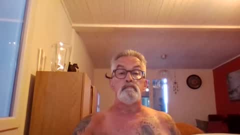 Snapshot of grybear60 chatting on June 2026 12:20:02 PM Grybear online show from June 2026 12:20:02 PM