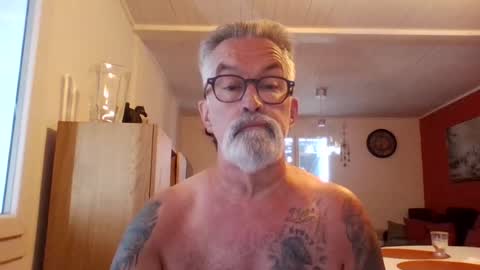 Snapshot of grybear60 chatting on July 2026 05:32:02 AM Grybear online show from July 2026 05:32:02 AM