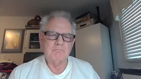 Snapshot of gspotlover1 chatting on February 2026 02:54:01 PM Horny Daddy online show from February 2026 02:54:01 PM