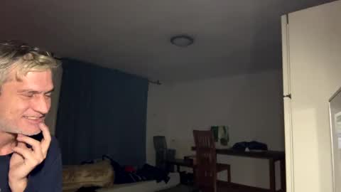 guardiannif_ online show from February 2025 08:13:02 PM