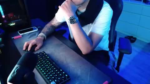 Guayaco  online show from February 2026 06:00:02 PM