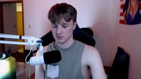 Snapshot of gucciboi4 chatting on February 2025 03:54:01 AM gucciboi4 online show from February 2025 03:54:01 AM