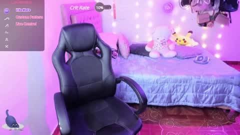 Hello Im Julieta Im 25 years old welcome to my room have fun and be happy. online show from January 2025 07:43:02 AM