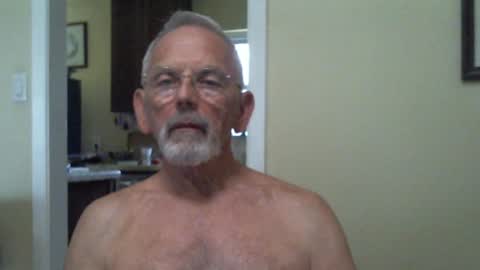 Snapshot of gulfcoast1952 chatting on January 2025 04:00:02 PM Roy online show from January 2025 04:00:02 PM