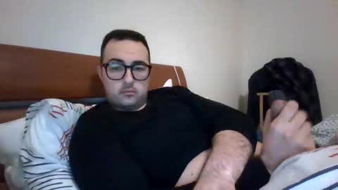 Snapshot of gullit93 chatting on February 2026 08:05:02 PM gullit93 online show from February 2026 08:05:02 PM