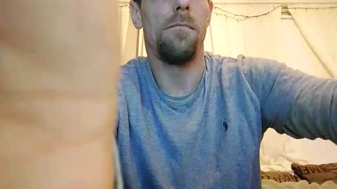 gunnarssonbenni33 online show from March 2026 08:17:01 PM