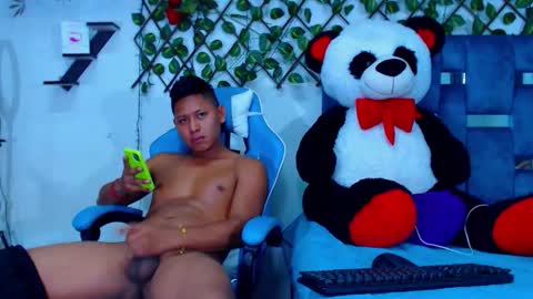 Hakim online show from November 2025 01:56:02 PM