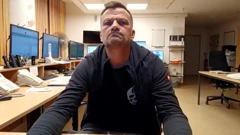 Snapshot of guschidick chatting on September 2025 11:42:02 PM guschidick online show from September 2025 11:42:02 PM