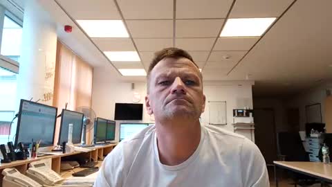 Snapshot of guschidick chatting on September 2025 03:17:01 PM guschidick online show from September 2025 03:17:01 PM