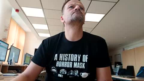 Snapshot of guschidick chatting on October 2025 12:58:01 PM guschidick online show from October 2025 12:58:01 PM