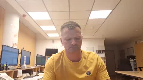 Snapshot of guschidick chatting on October 2025 04:20:02 PM guschidick online show from October 2025 04:20:02 PM