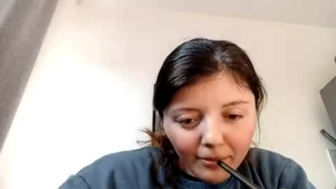 Snapshot of gussietackitt chatting on April 2026 02:31:01 PM Alana online show from April 2026 02:31:01 PM