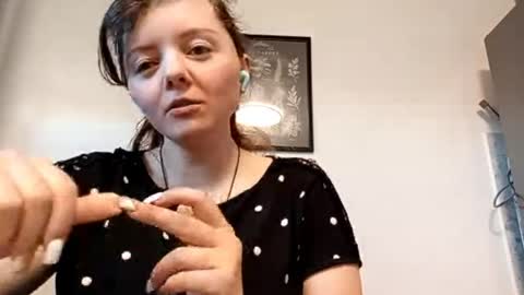 Snapshot of gussietackitt chatting on April 2026 05:01:02 AM Alana online show from April 2026 05:01:02 AM