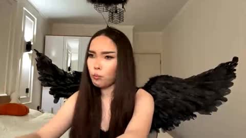 Snapshot of gussietackitt chatting on May 2026 01:16:02 PM Alana online show from May 2026 01:16:02 PM