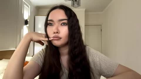Snapshot of gussietackitt chatting on May 2026 01:17:01 PM Alana online show from May 2026 01:17:01 PM