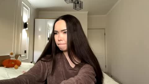 Snapshot of gussietackitt chatting on May 2026 01:19:01 PM Alana online show from May 2026 01:19:01 PM