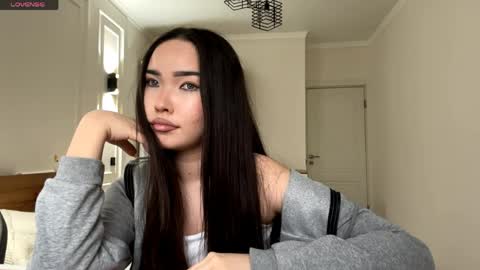Snapshot of gussietackitt chatting on May 2026 01:39:02 PM Alana online show from May 2026 01:39:02 PM