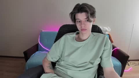 guy_liam1 online show from December 2024 04:55:01 AM