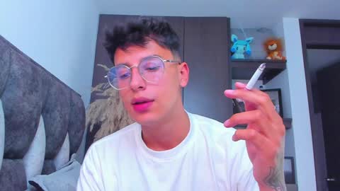 Snapshot of guy_twinks chatting on December 2024 12:18:01 AM Gabriel online show from December 2024 12:18:01 AM