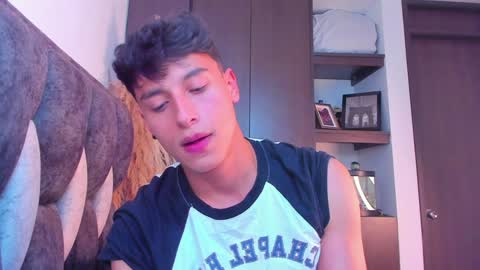 Snapshot of guy_twinks chatting on December 2024 10:12:01 PM Gabriel online show from December 2024 10:12:01 PM