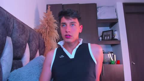 Snapshot of guy_twinks chatting on January 2025 12:35:02 AM Gabriel online show from January 2025 12:35:02 AM