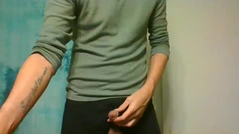 Snapshot of guyguy42016 chatting on January 2025 07:48:02 AM troy online show from January 2025 07:48:02 AM